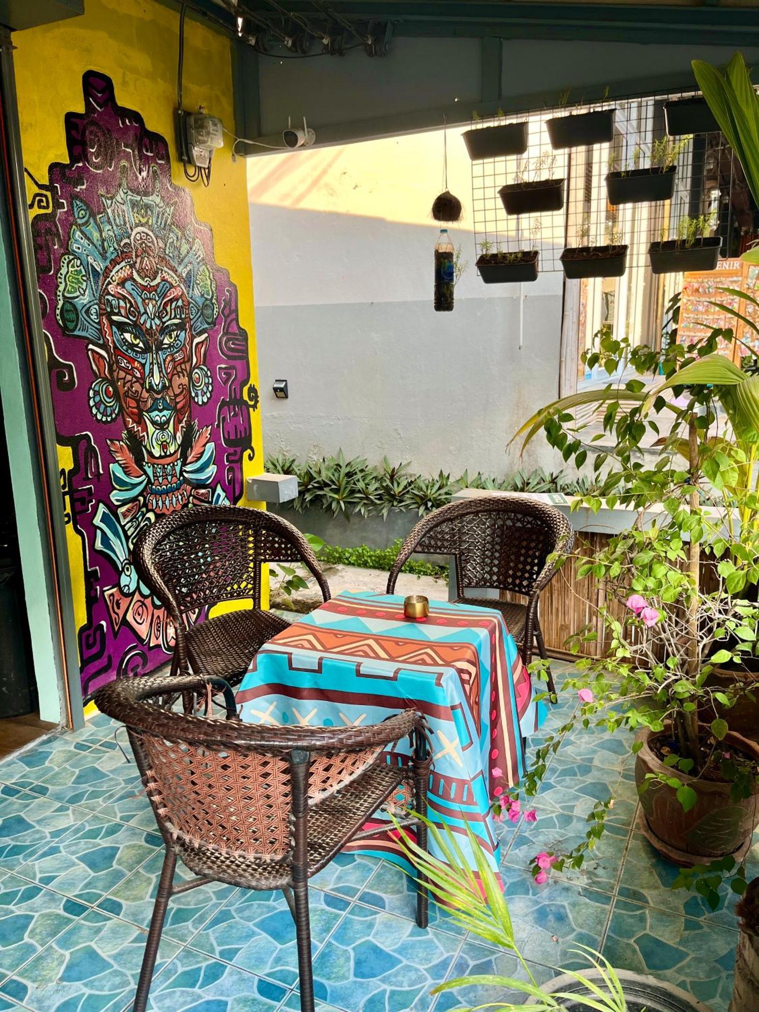 Tiki Tribe Bar & Hostel 코타오 외부 사진
