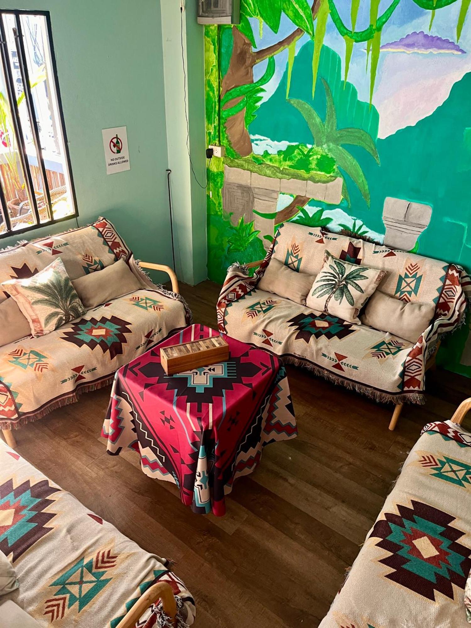 Tiki Tribe Bar & Hostel 코타오 외부 사진